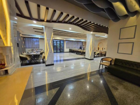 kNG GRAND HOTEL RESTRO